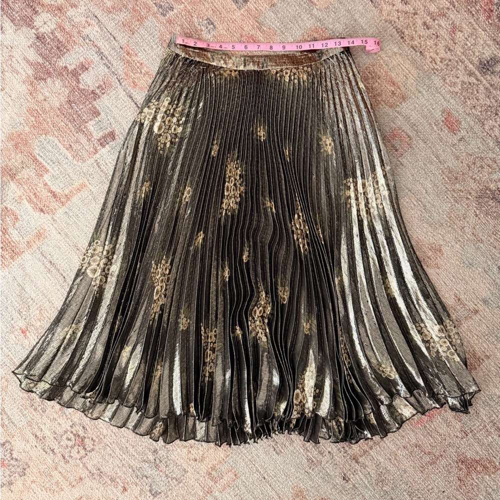SUNO Black and Gold Pleated A-Line Skirt